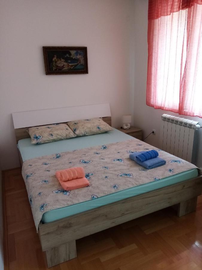 Apartman Maca Pirot Exterior foto